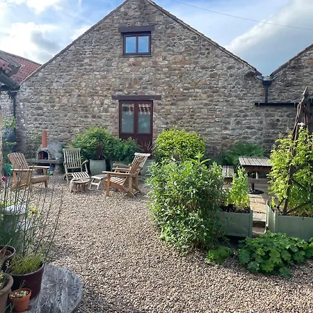 The Dairy - Barn Conversion On Coast To Coast Route Near *