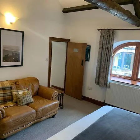 The Dairy - Barn Conversion On Coast To Coast Route Near Catterick Garrison * Easby